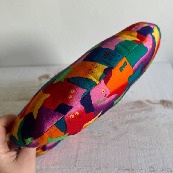 Honeysuckle Cottage Sales Vintage Cat Tea Kettle Cover - Made in Canada - Picture 6 of 11